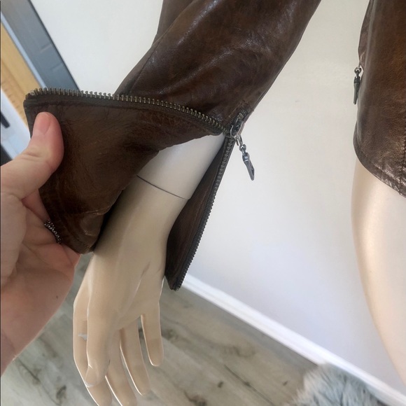 Italian leather jacket-made in Canada - Picture 2 of 8